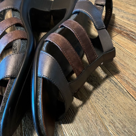 SAS size 9 N metallic leather strappy sandals low heel bronze brown Allegro - Picture 11 of 13